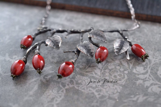 Šípkový náhrdelník......