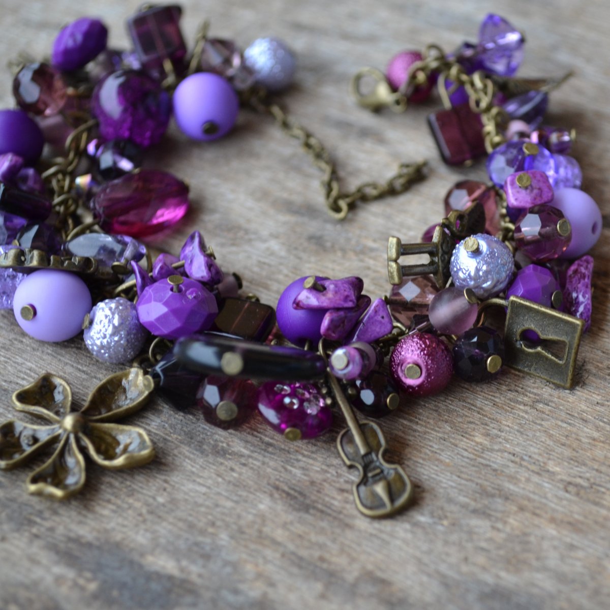 Ketlovaný náramek - fialový