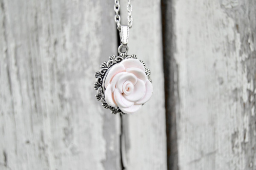 Růžička - náhrdelník
