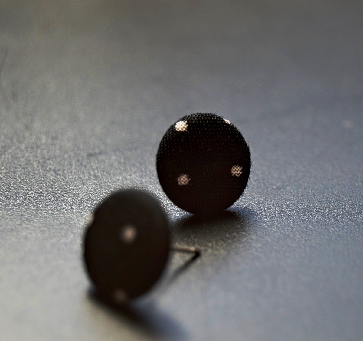 Černo-bílé puzetky - náušnice