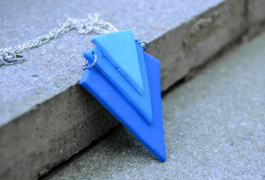 Trojúhelníkový náhrdelník