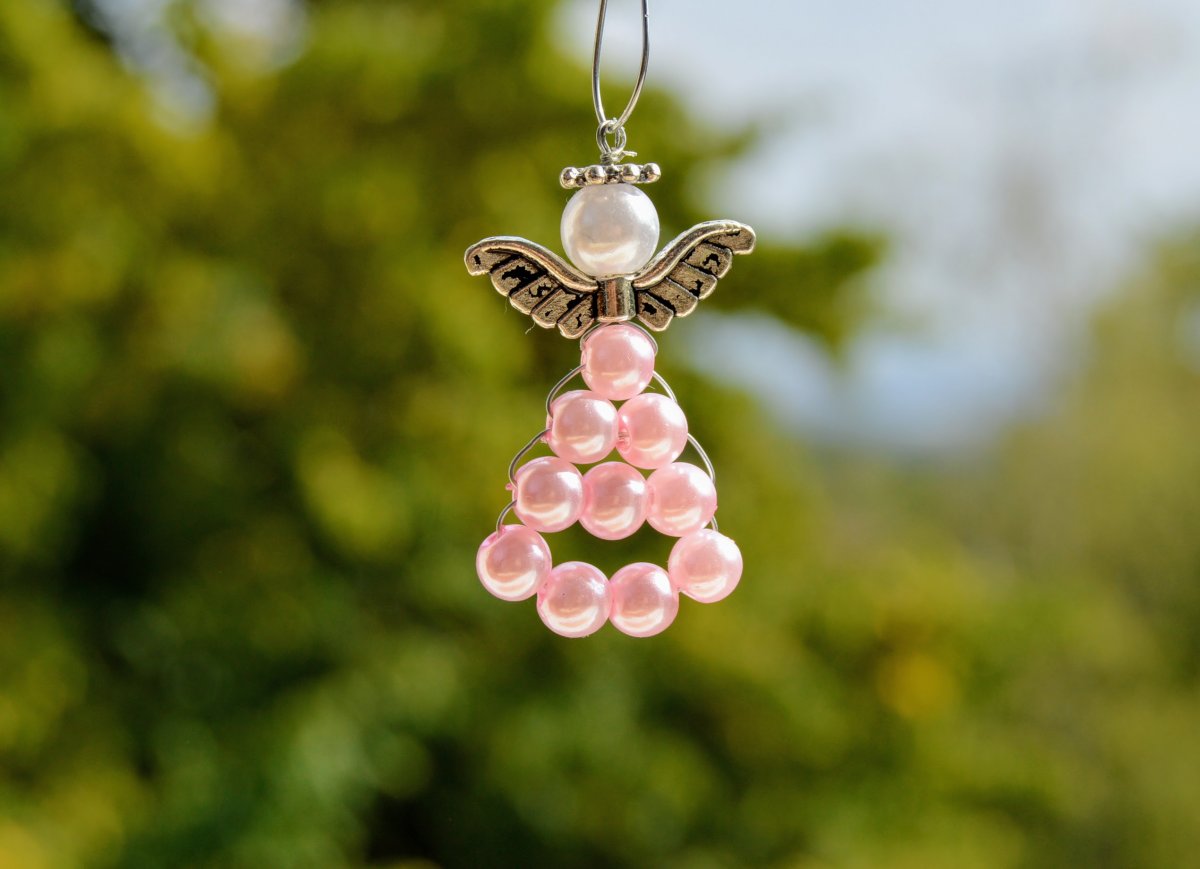 Drátkovaný růžový andílek - ozdoba