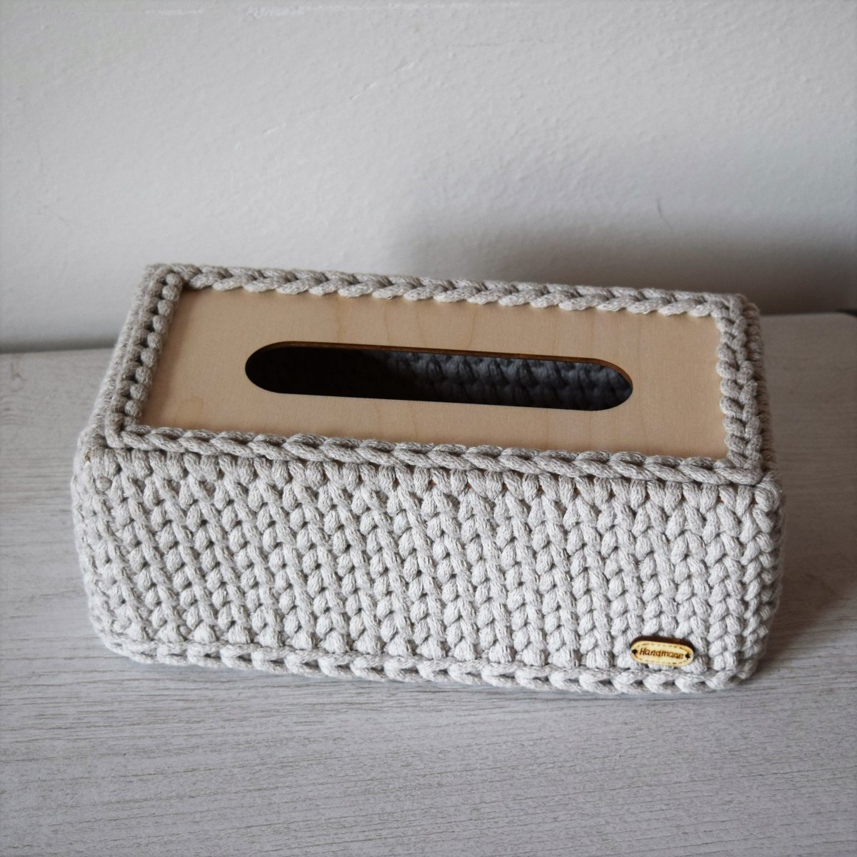 Háčkovaný box na kapesníky lněný