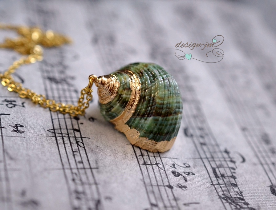 Ve zlatém hábitu....