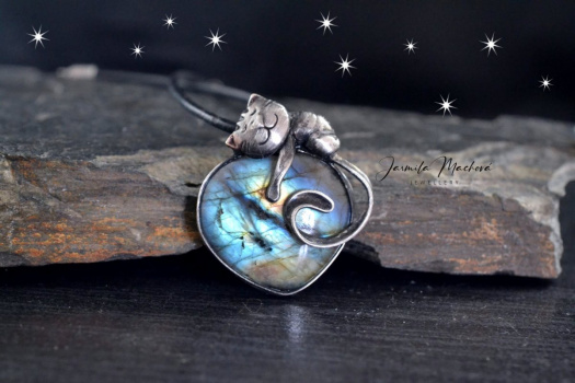 Ospalé kotě........ labradorit