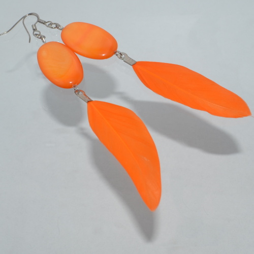 Oranžová peříčka s perletí