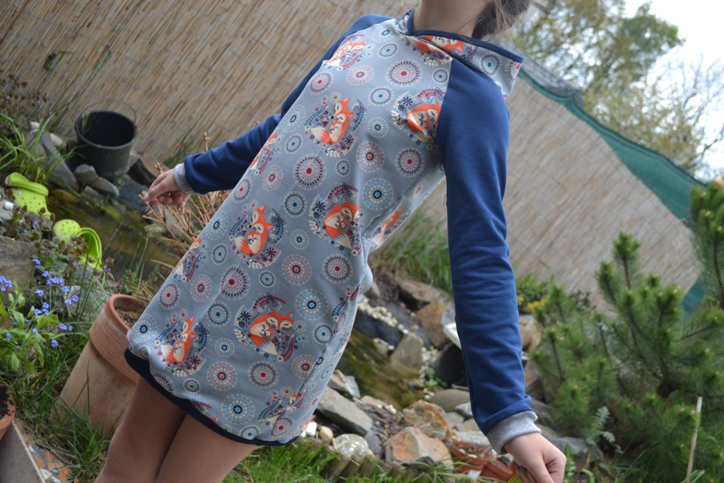 Veselé dívčí šatičky - lištičky :)