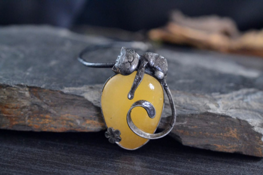 Ospalé kotě - kalcit