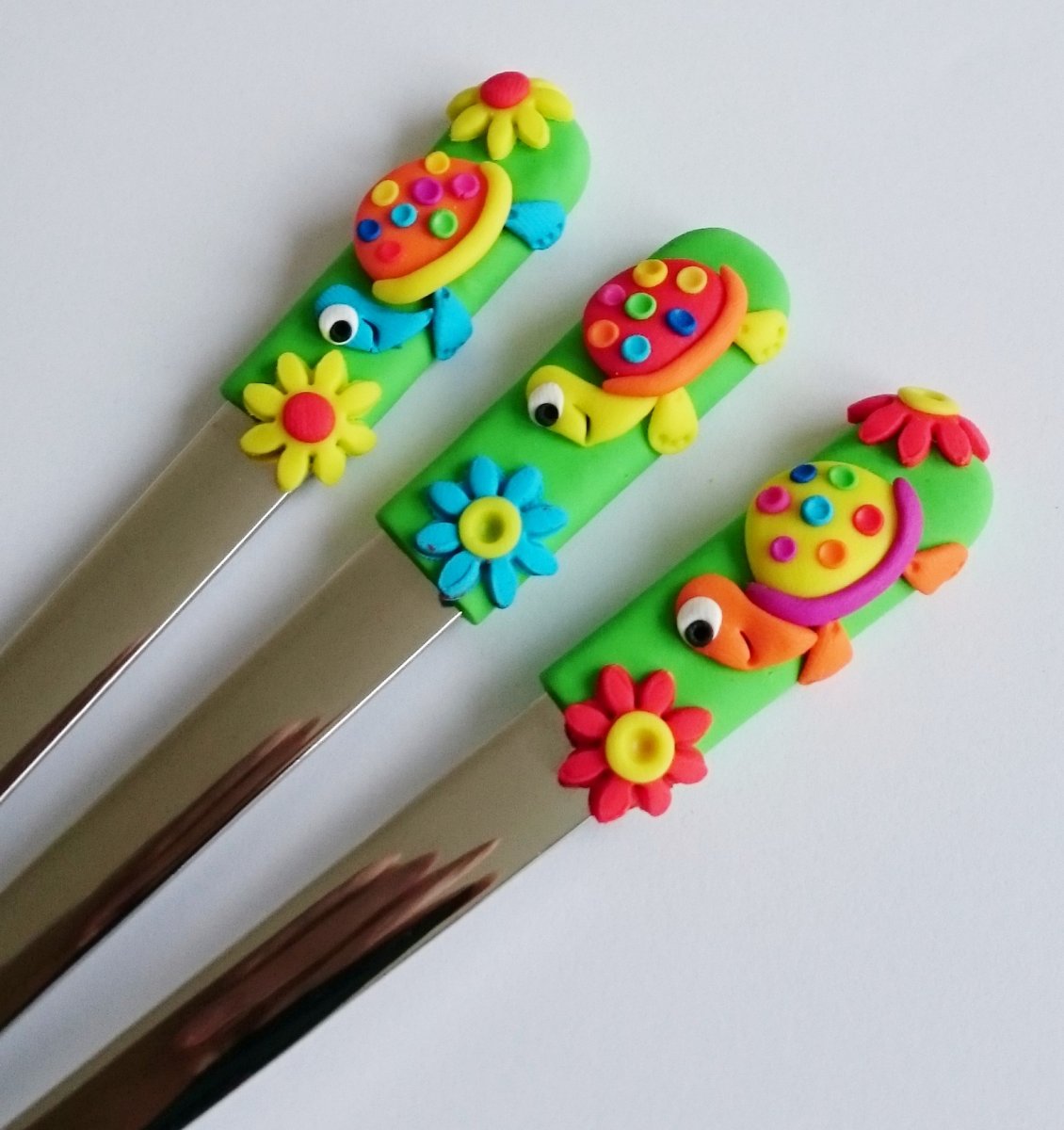 Latte lžičky- 22,5cm.  Želvičky