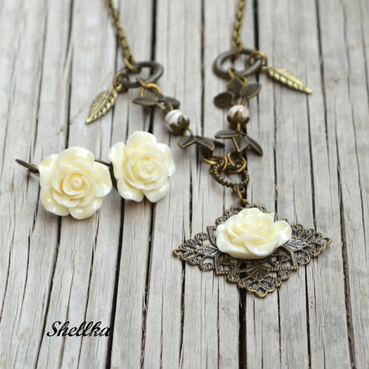 Sada ,,WHITE ROSES,,