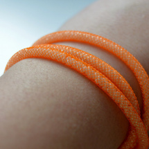 Zářivá oranžová s kapkou béžové - náhrdelník