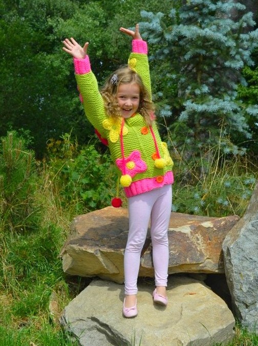 Dětský svetr s kapucí