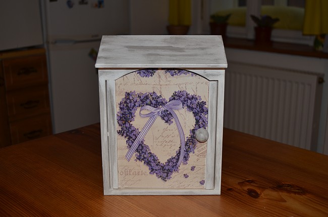 Skříňka na klíče - levandulové SRDÍČKO