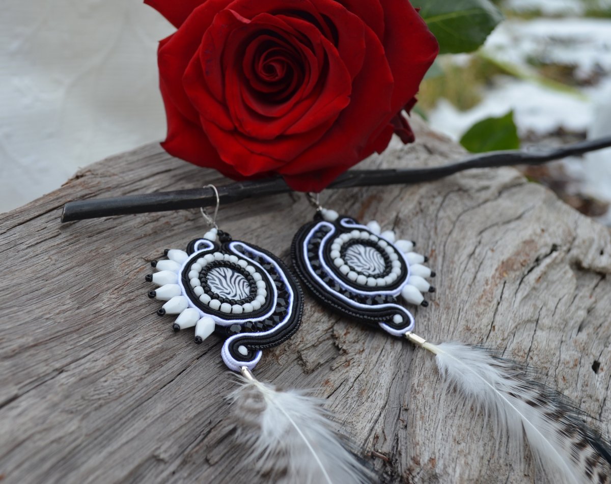 Soutache náušnice Cruella De Vil
