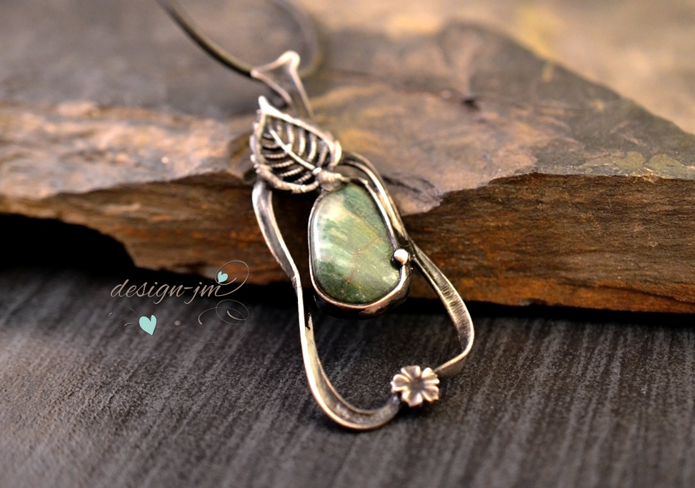 Hruštička (z naší zahrádky)