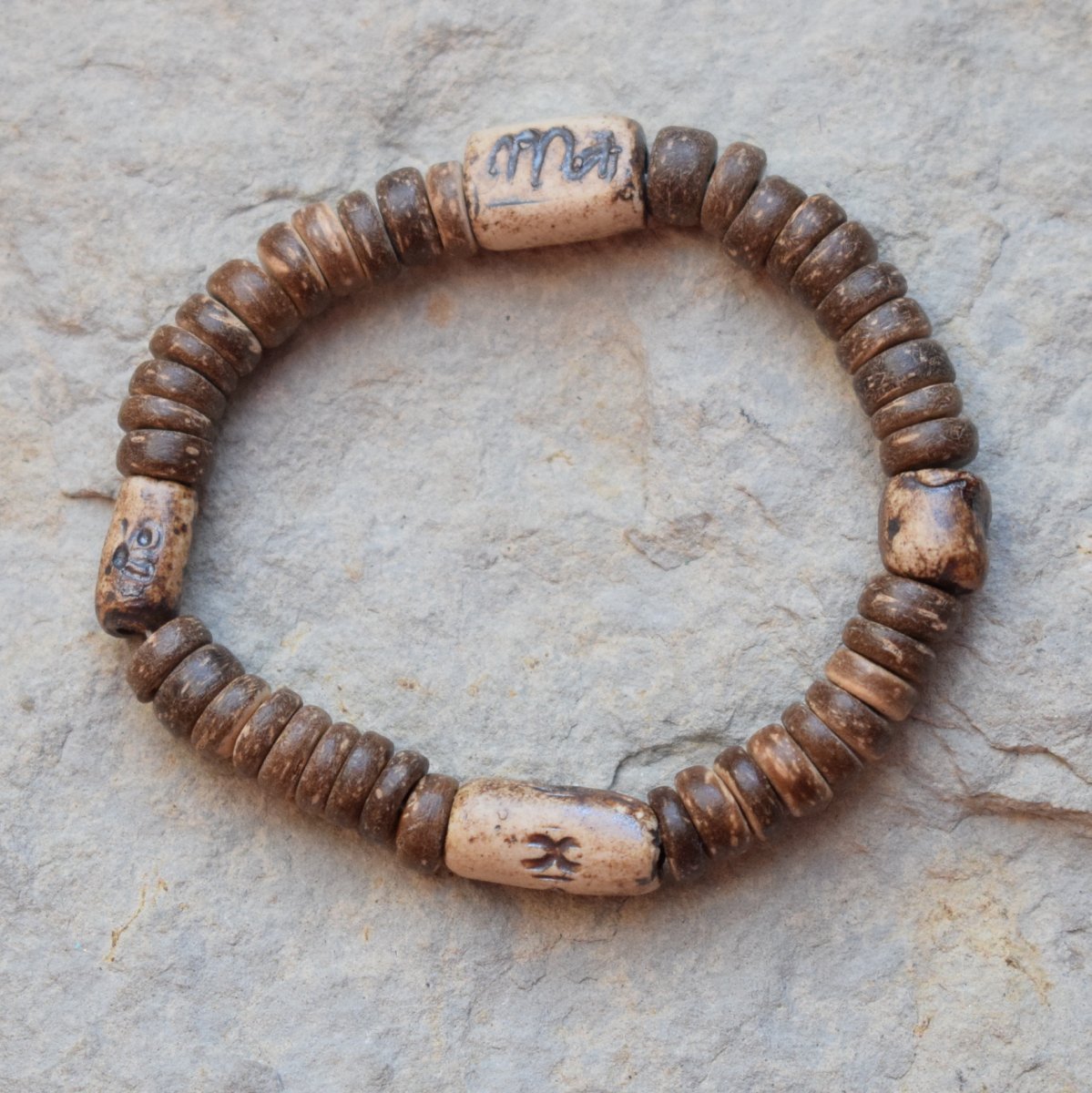 Štír- pánský náramek