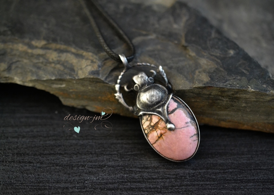 Scarabeus - rodochrozit