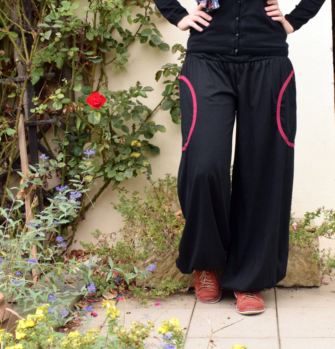 Černo černá varianta s paspulkou