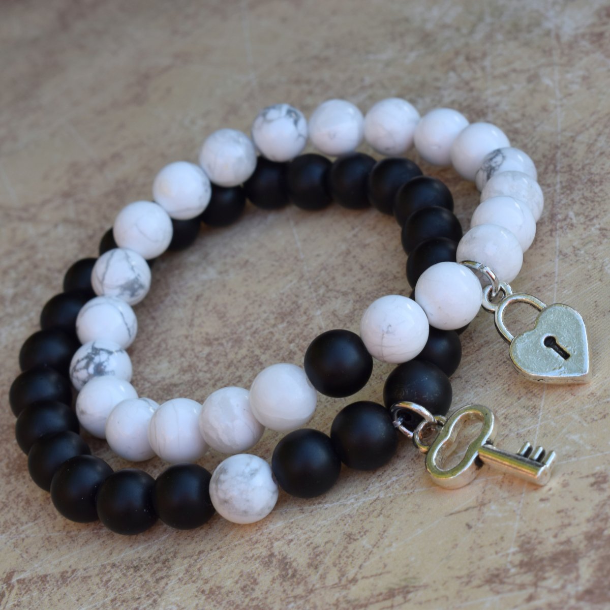 Partnerské náramky...Onyx & Howlit...