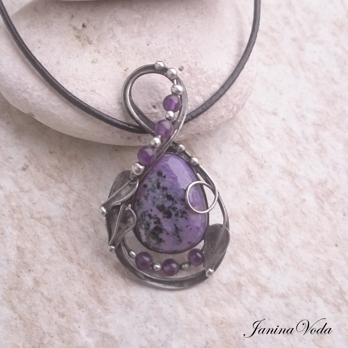 RODOPI náhrdelník ( čaroit )