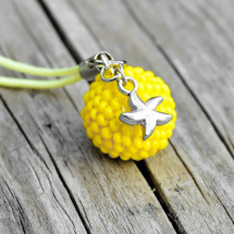 Žlutá mořská mini hvězdička - přívěšek na klíče, mobil...