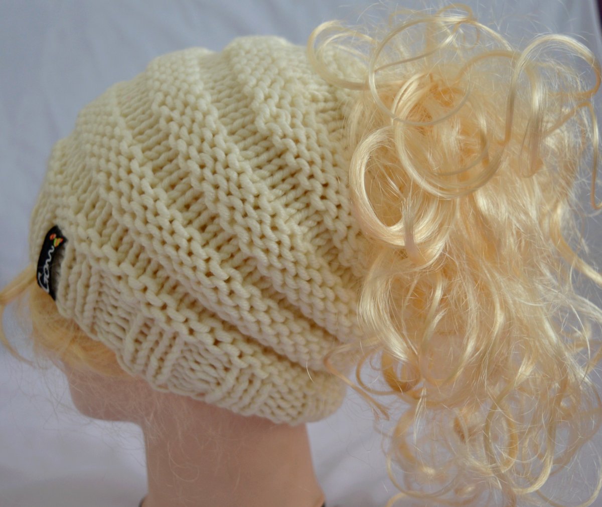 Pletený houmles s otvorem pro culík