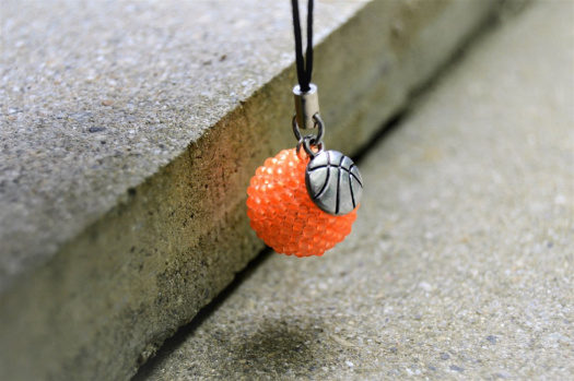 Fanoušek basketbalu - přívěšek na klíče, batoh