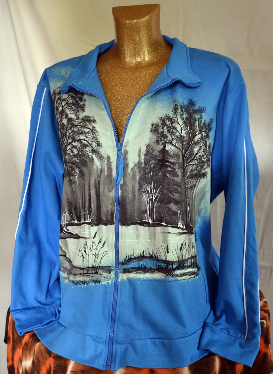 Modrá mikina s krajinkou