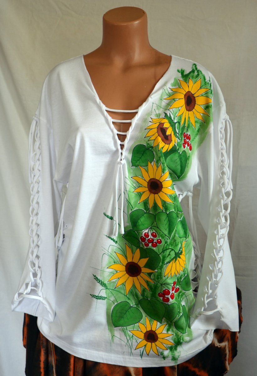 Bílé prostříhané tričko se slunečnicemi