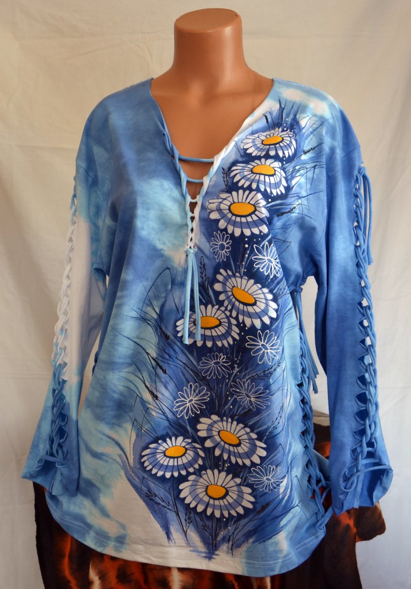 Modré prostříhané tričko s kopretinami - rezervace