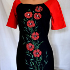 Červenočerné šaty s květinami
