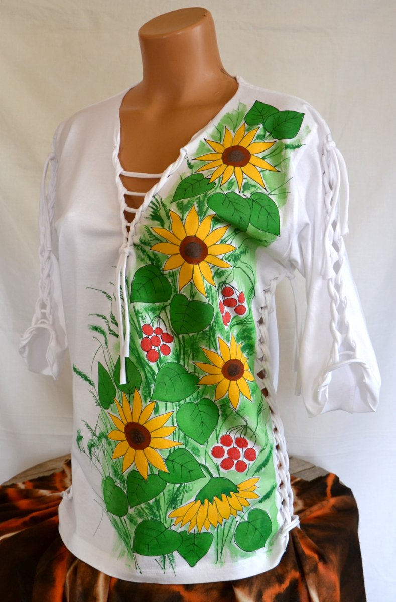 Bílé prostříhané tričko se slunečnicemi