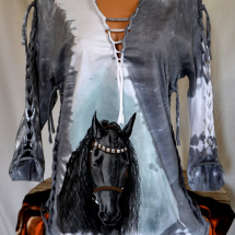 Šedé prostříhané tričko s frízským koněm