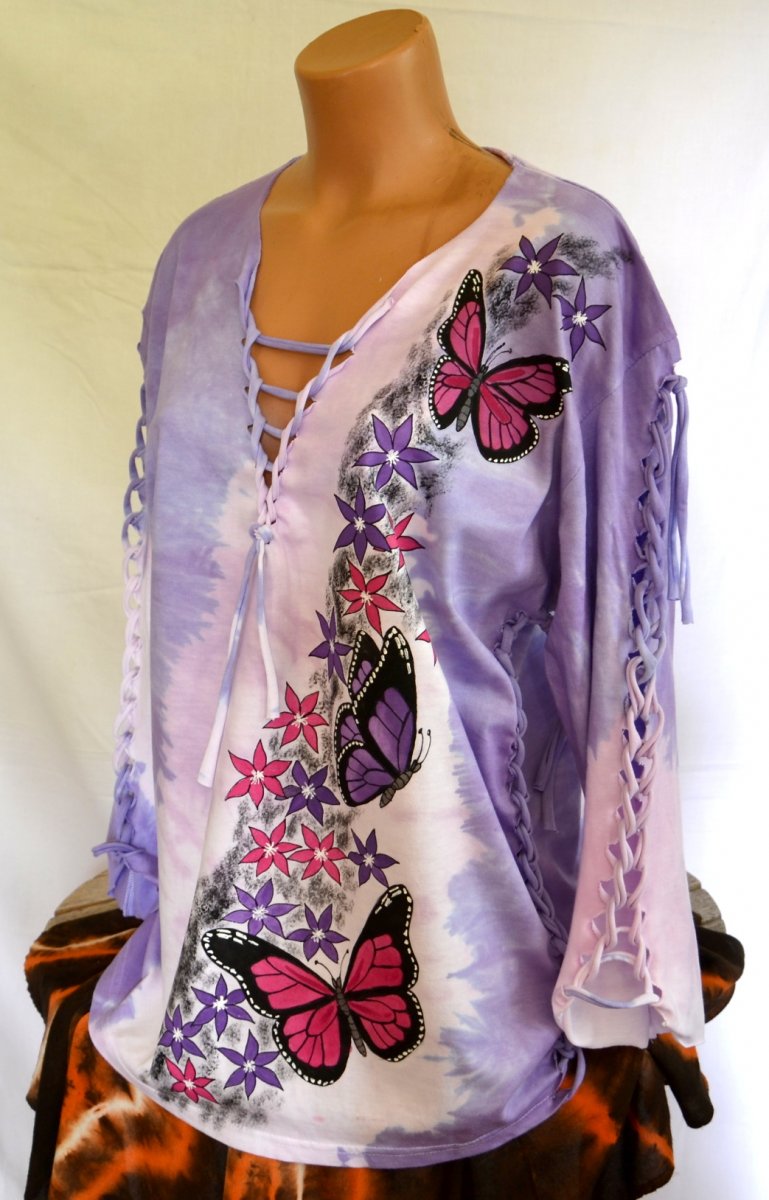 Fialové prostříhané tričko s motýly