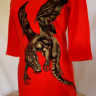 Červené šaty s drakem