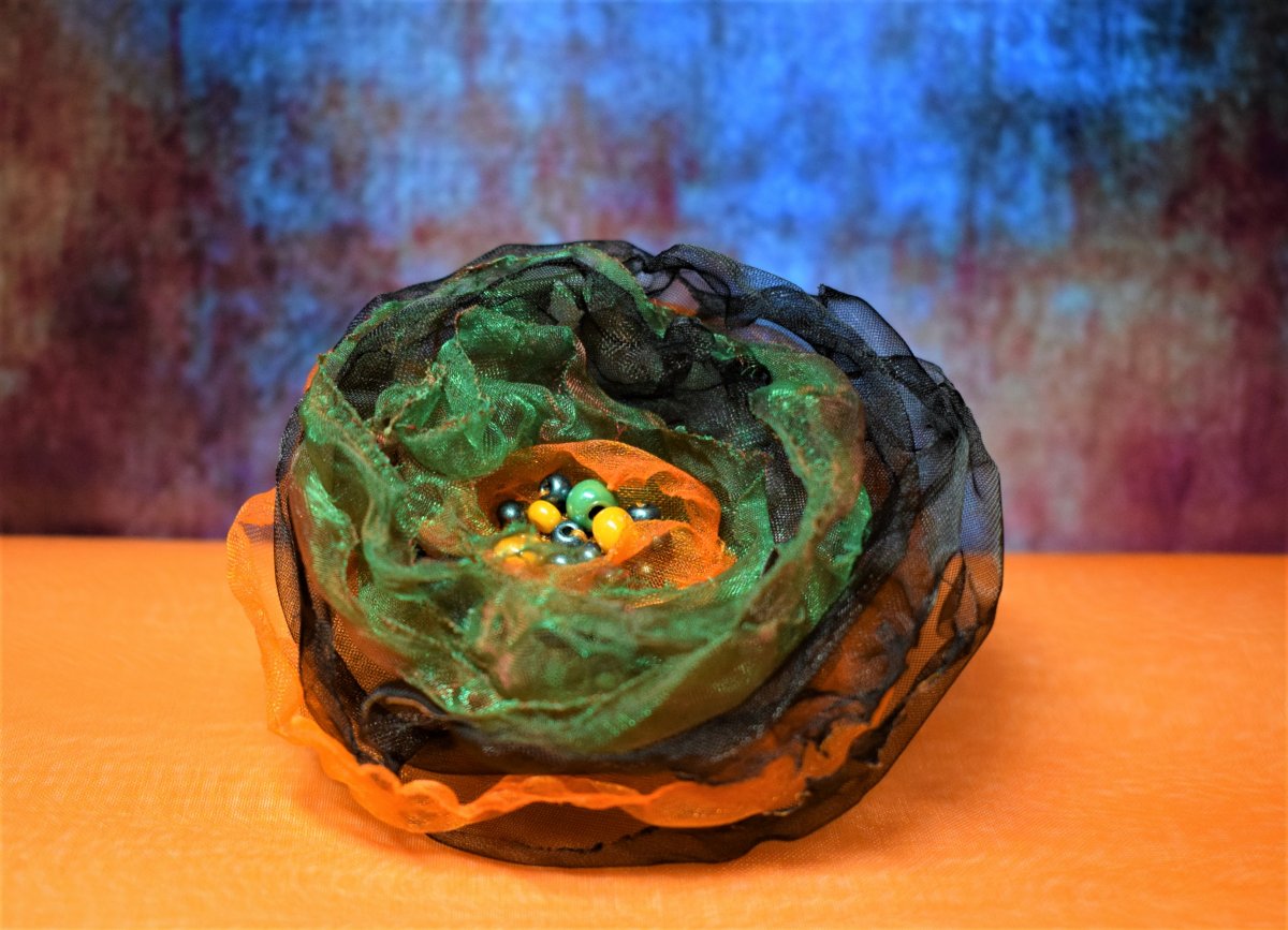 Brož květina nejen na klobouk 9109