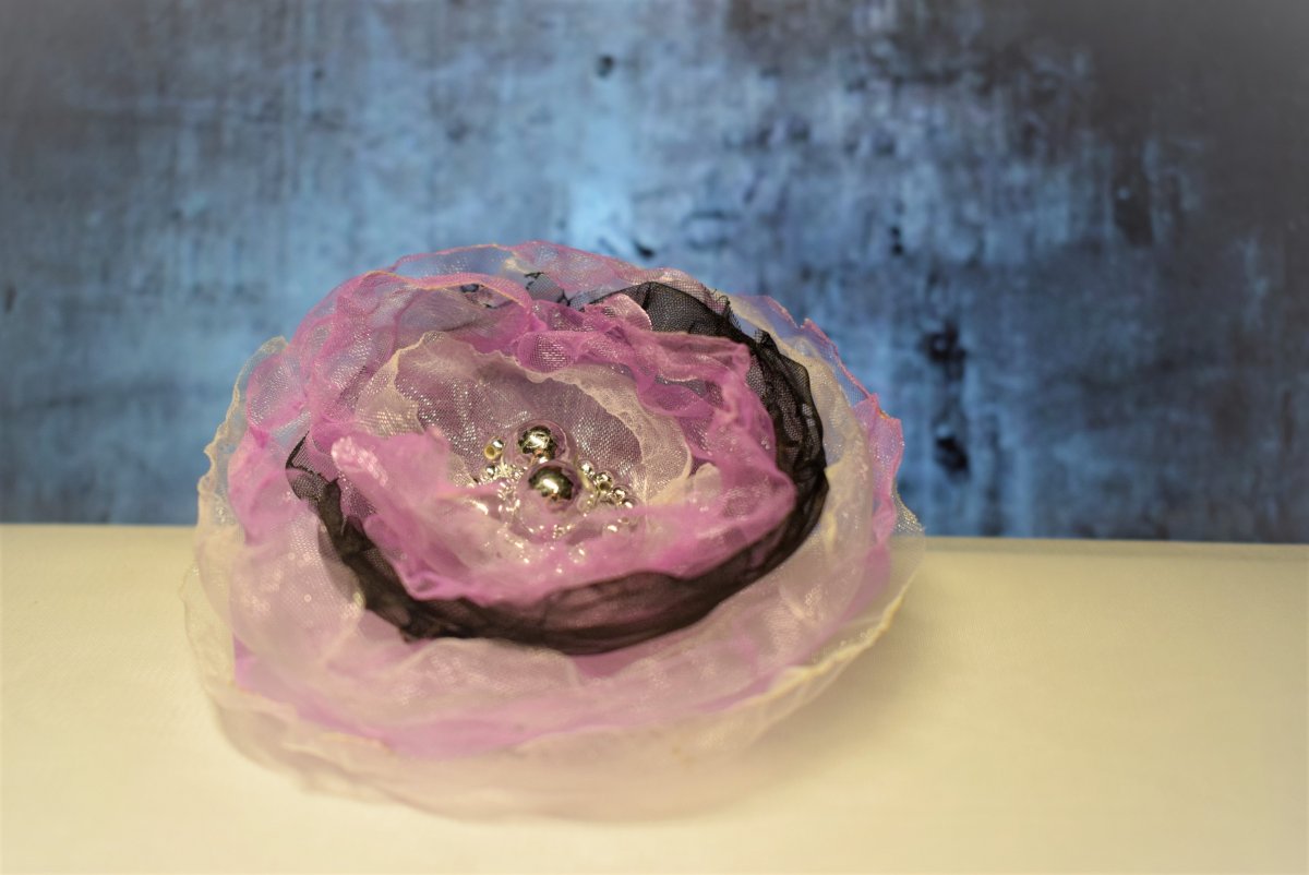 Brož květina nejen na klobouk 9110