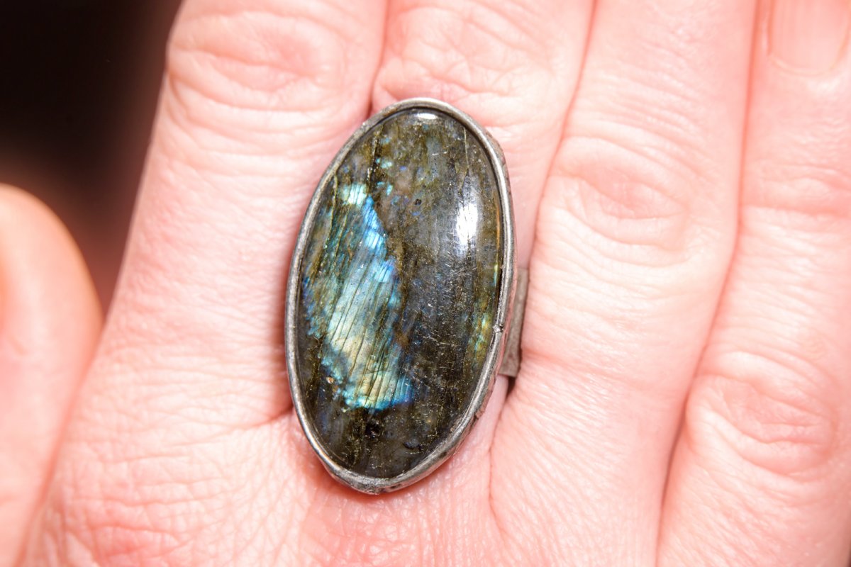 Prsten s labradoritem I.