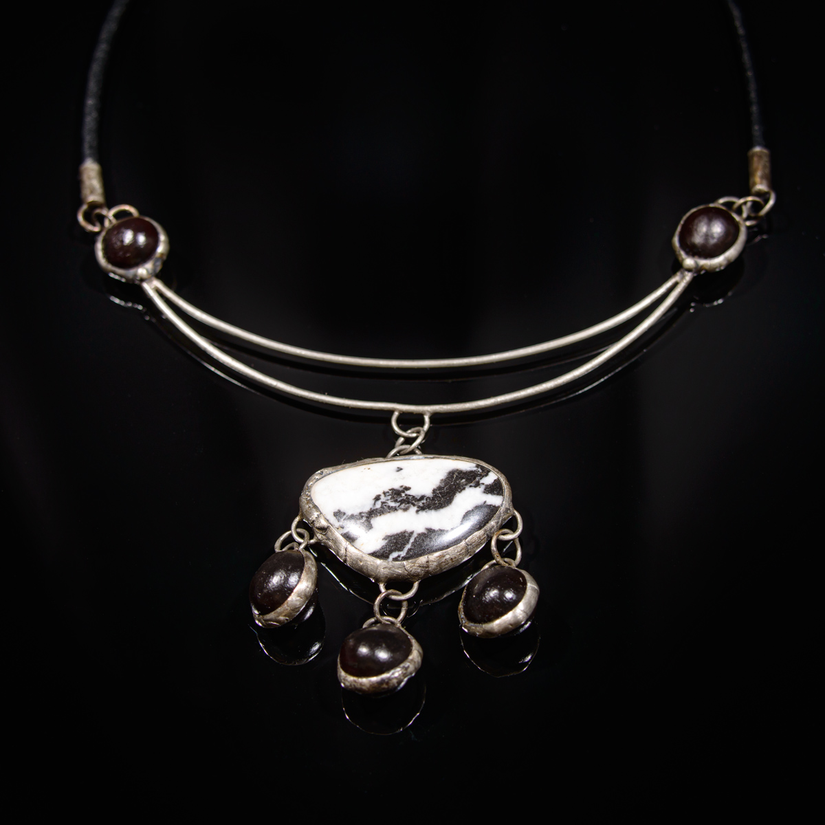 Oříškový náhrdelník