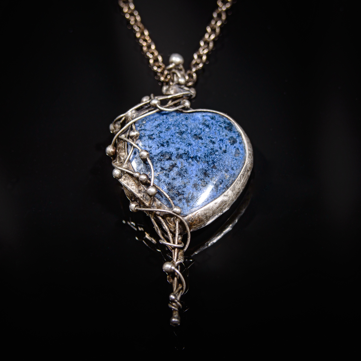 Srdce dumortieritové