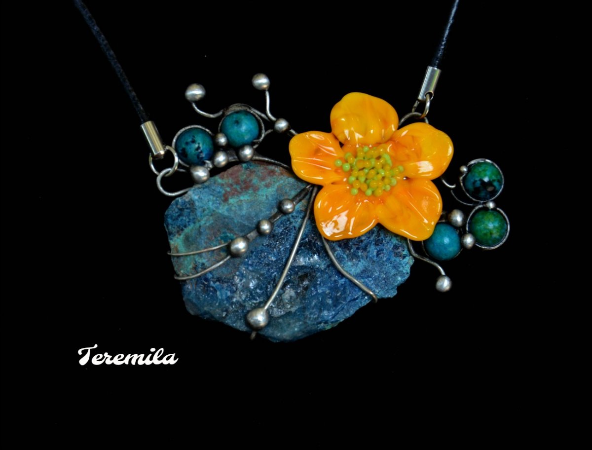 zelenomodrá tůň - shattuckit, vinutá perla