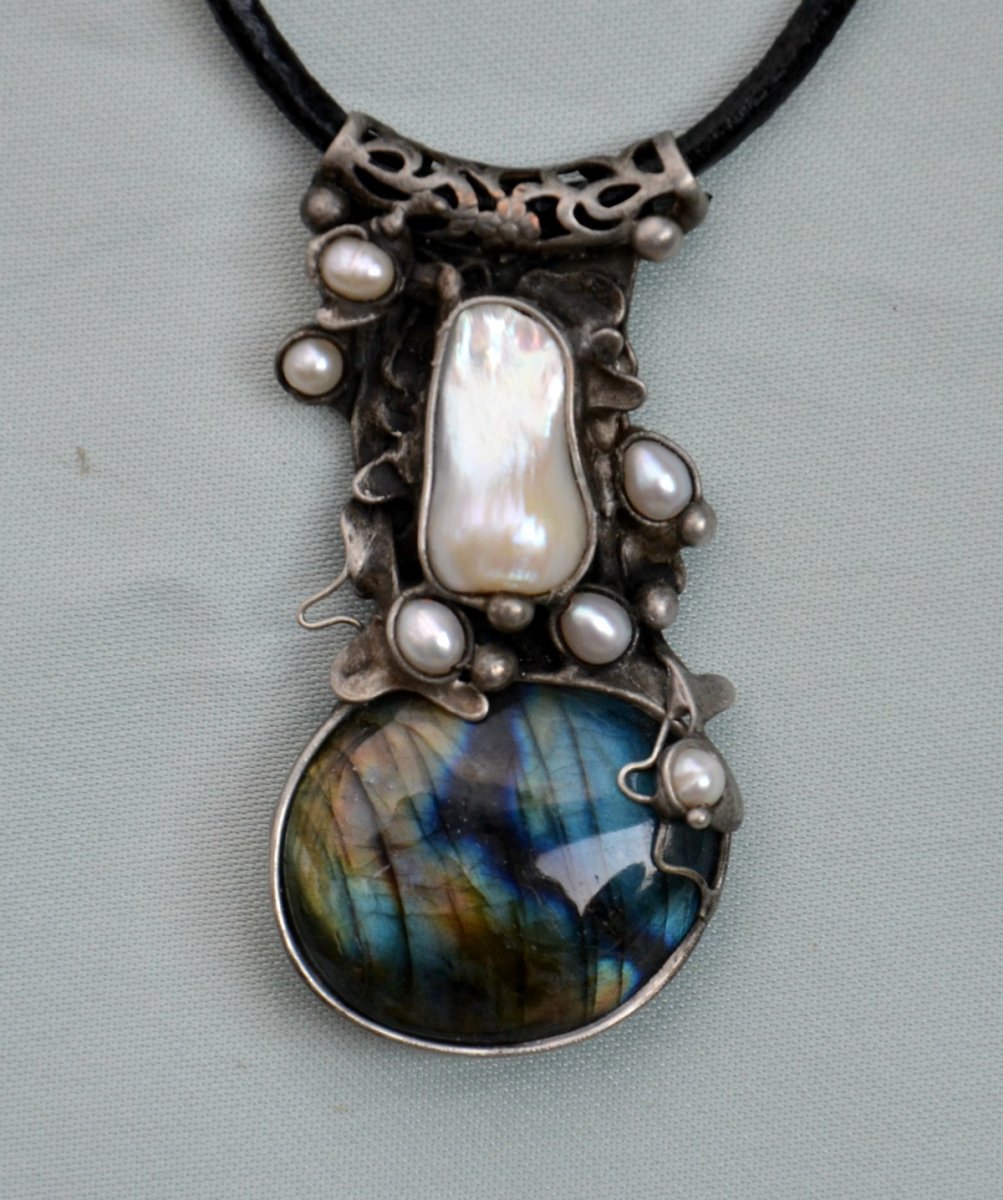 Soumrak - labradorit, perla