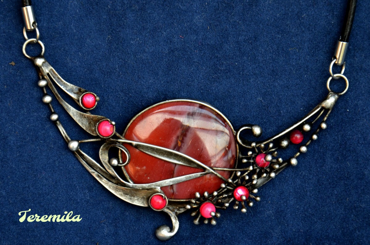 Rudé víno - jaspis mookait