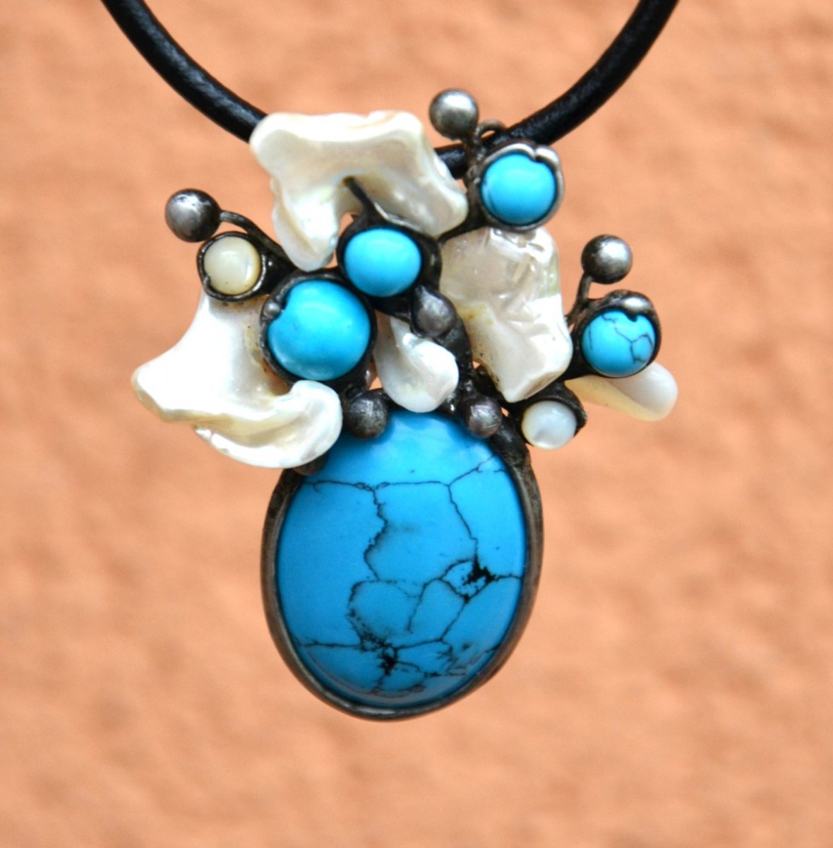 Modrý vánek - tyrkenit, perleť