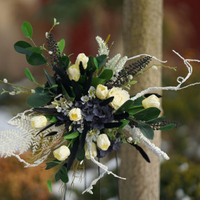 Gothic svatební kytice s tulipány