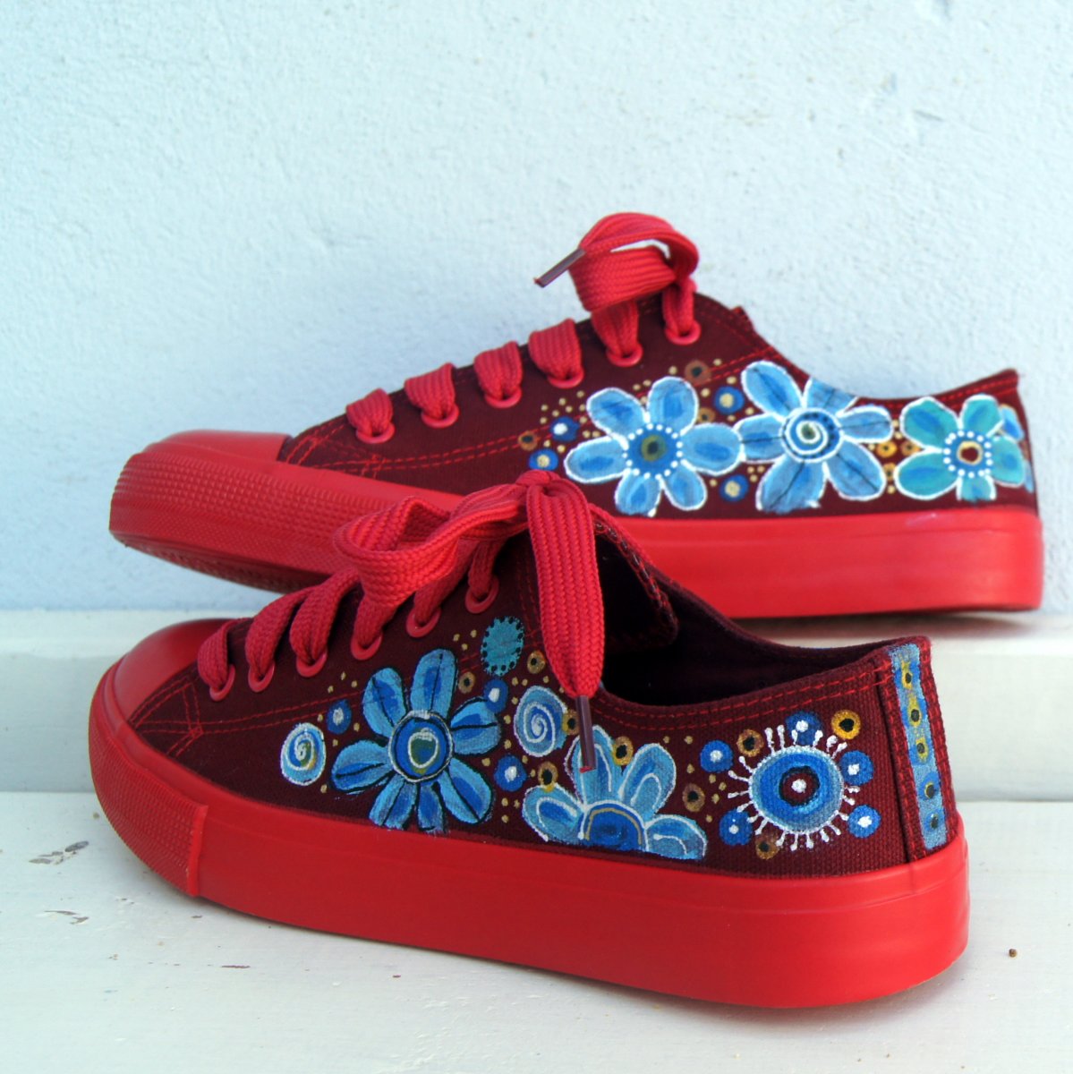 Tenisky Modrokvětky hnědé s červenou vel.38