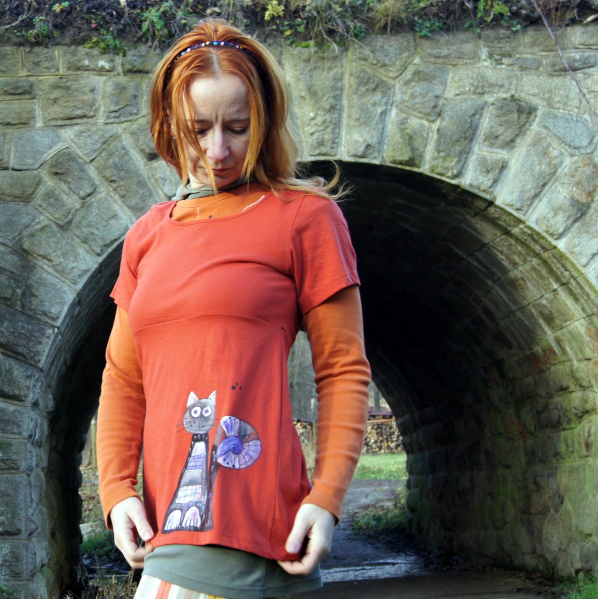 Cihlová tunika s kocourem S/M