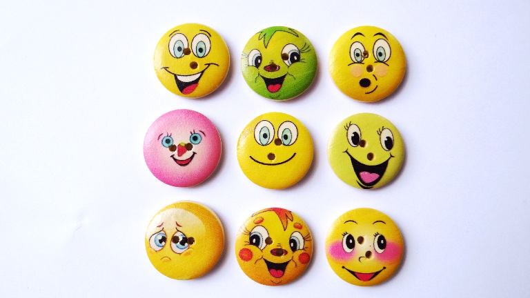 knoflík smajlík 2ks KND0037