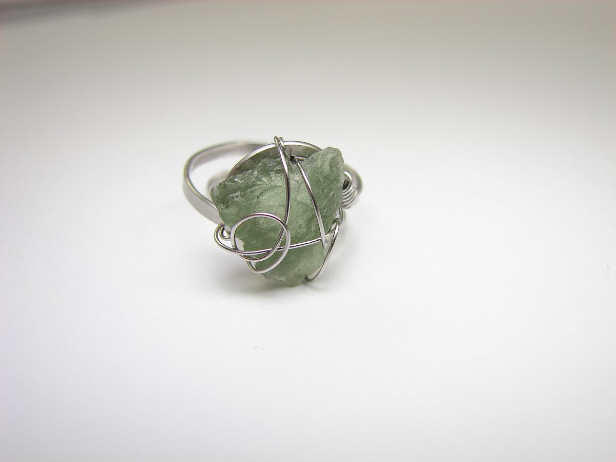 S vltavínem prstýnek