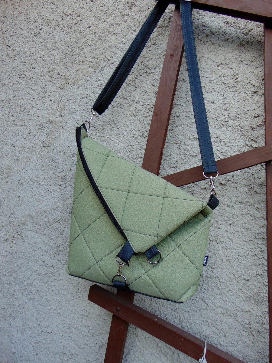 Kabelka překlápěcí